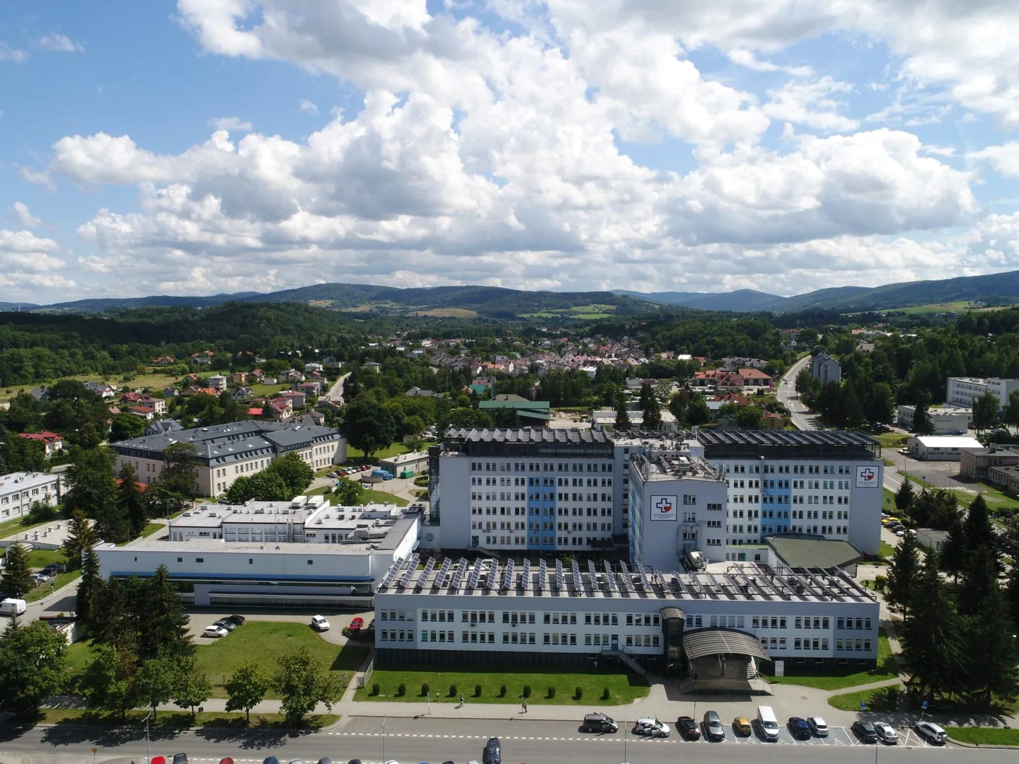 Kompleks Szpitala Specjalistycznego w Gorlicach widziany z góry
