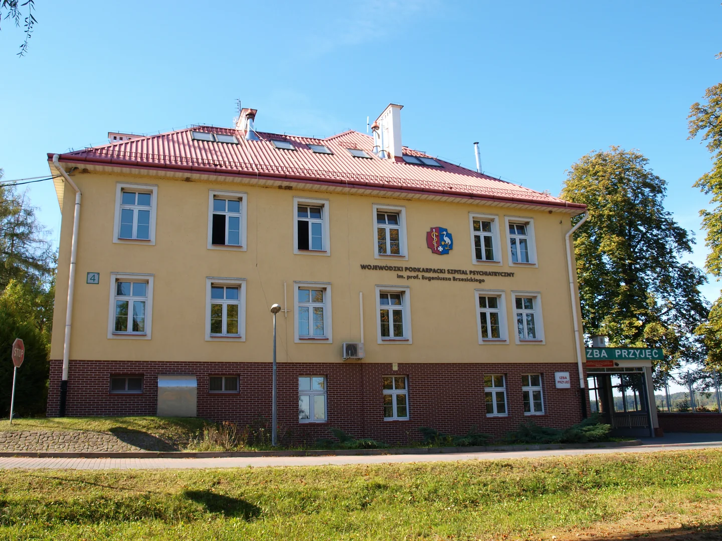 Budynek kompleksu szpitala psychiatrycznego w Żurawicy