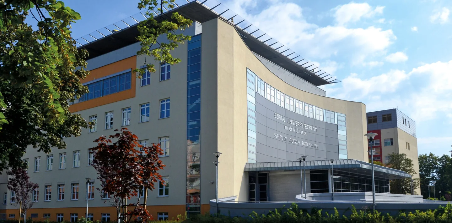 Budynek kompleksu Szpitala Uniwersyteckiego nr 1 im. Jurasza w Bydgoszczy