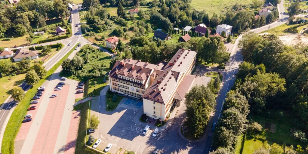 Budynek przychodni ZOZ przy ul. Wyszyńskiego 54 w Ropczycach